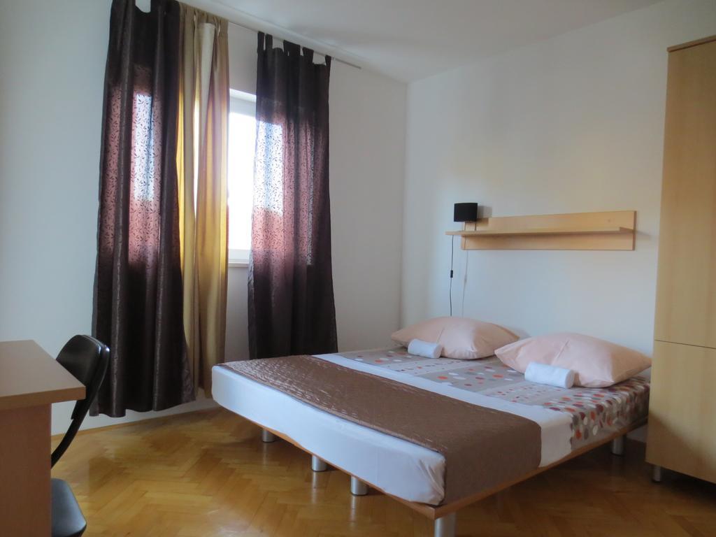 Apartments Kovacic Omis Room photo