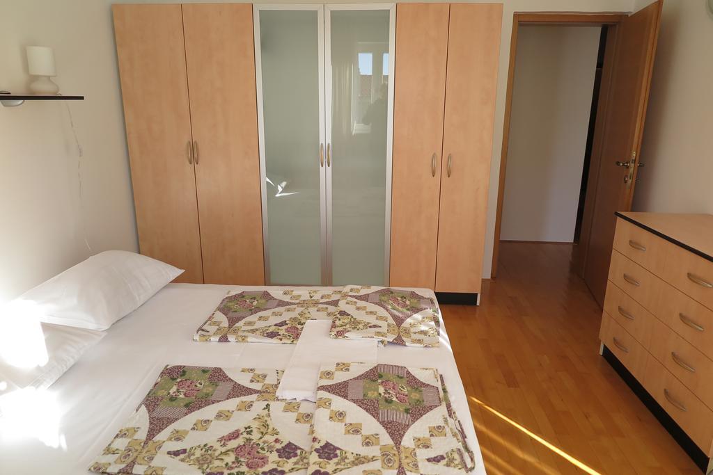 Apartments Kovacic Omis Exterior photo